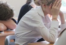 Онищенко: по четвергам не рекомендуется проводить контрольные работы в школах