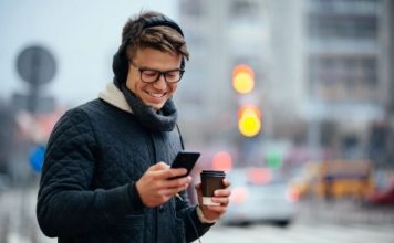Геосоцсеть с миллиардным балансом запускает собственный мессенджер