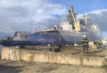 В Кронштадте загорелось судно «Адмирал Макаров»