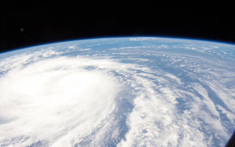 РФ вывела на орбиту первые спутники связи "Рассвет"