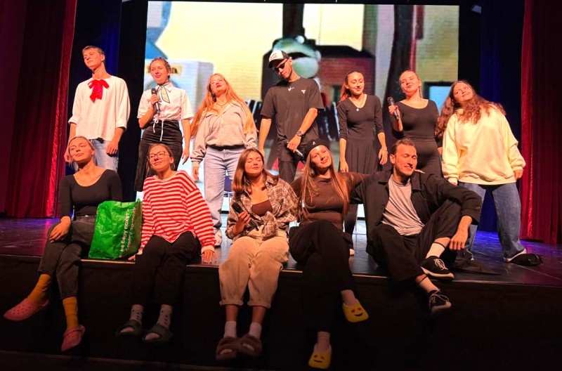 Новобранцы ВГИИК: посвящение в студенты творческого вуза состоялось в обновленном Театре кукол