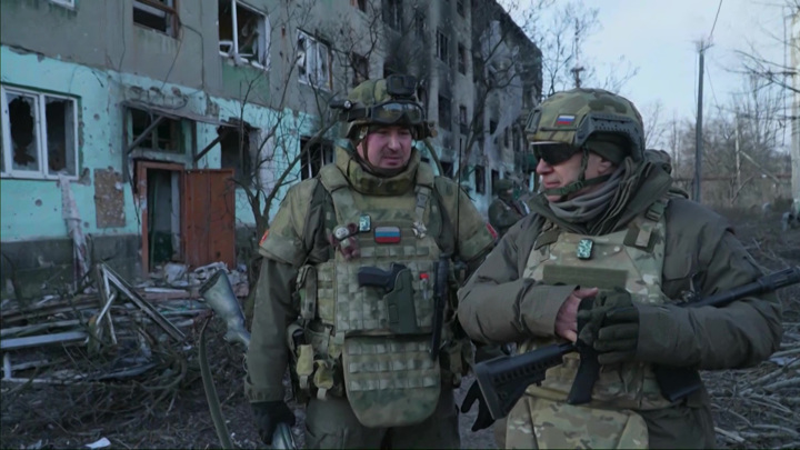 Комбриг Фасхутдинов объяснил связь между 300 спартанцами и бойцами РФ в Димитрове