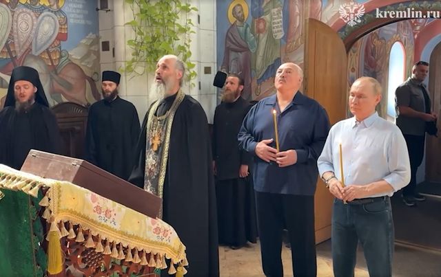 Путин и Лукашенко приняли участие в молебне на Валааме