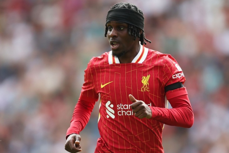 Игрок &laquo;Ливерпуля&raquo; Фримпонг из-за травмы заменён на четвёртой минуте матча ЛЧ с &laquo;Карабахом&raquo;